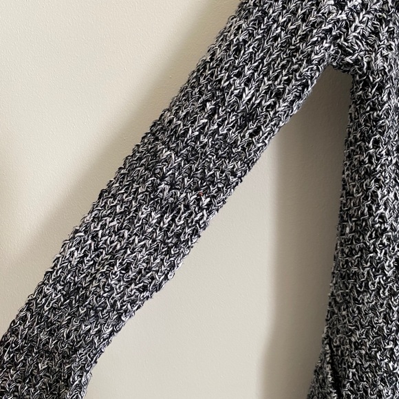 AMERICAN EAGLE - Picture 6 of 8